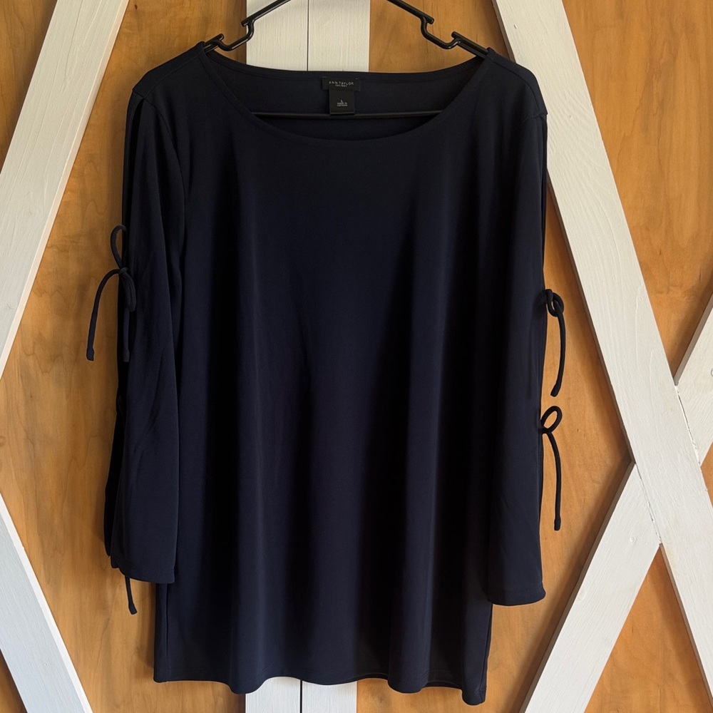 Elegant Navy Women's cold arm Top